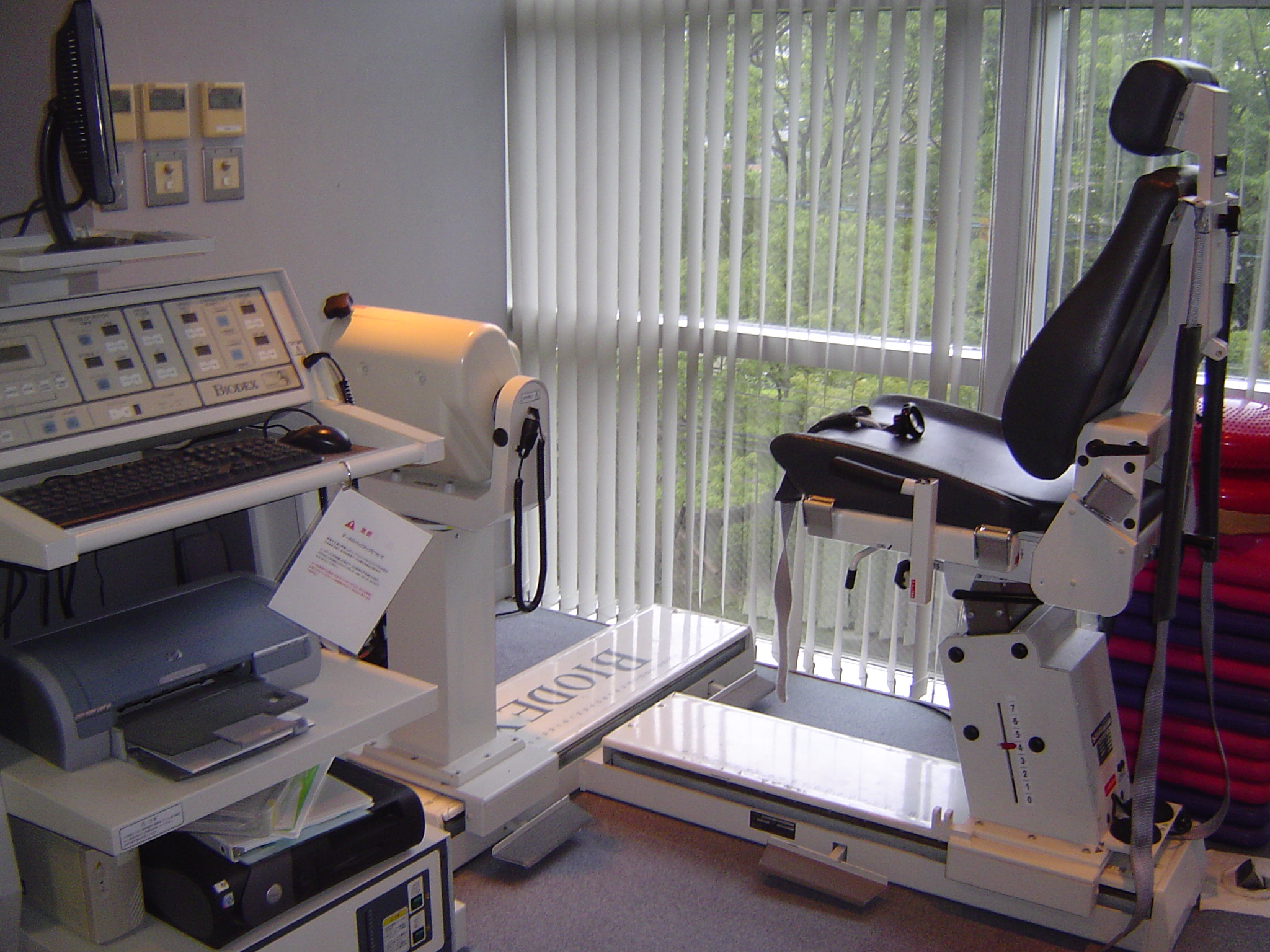 BIODEXによる筋力測定